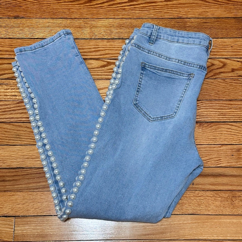 Boston Proper Pearl Embellished Jeans Size 10 Light Wash Glam Beads Slim Leg